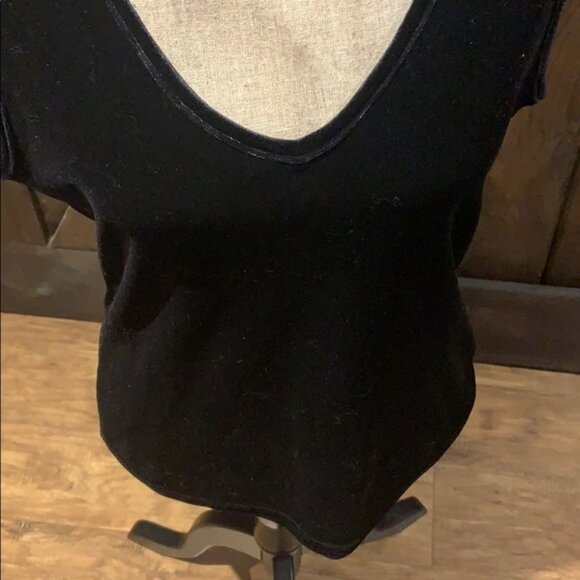 Velvety double v neck top - Picture 2 of 10